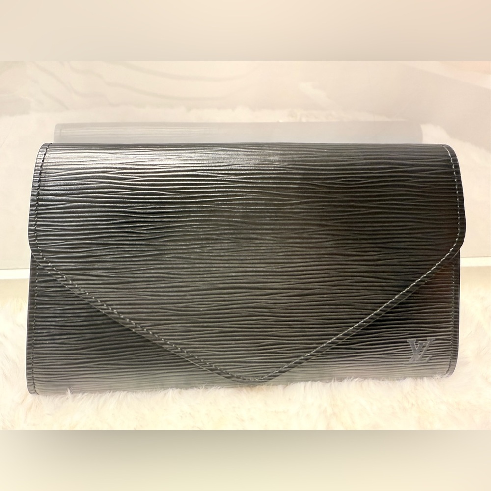 LOUIS VUITTON-VI0970 Art Deco Clutch Black Epi Leather